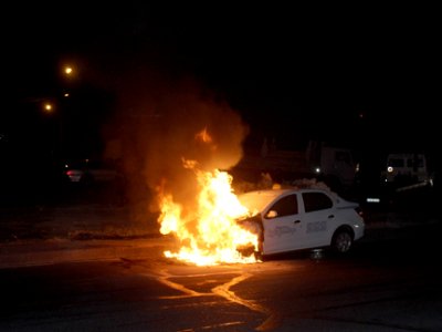 Գորիս-Խնձորեսկ ճանապարհին մեքենա է այրվել. վարորդն ու 4 ուղեւոր հասցրել են դուրս գալ